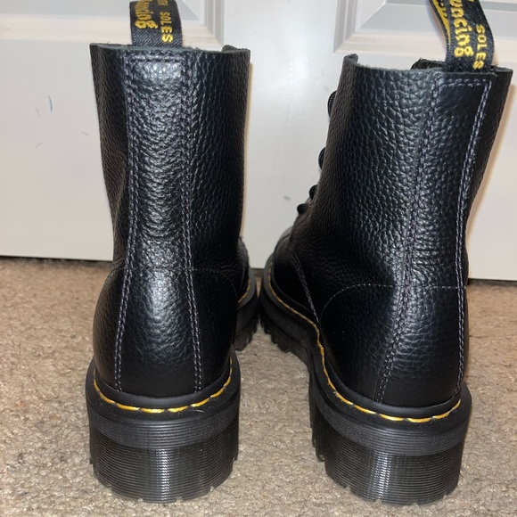 Dr. Martens Sinclair women’s 10 NWOT - Picture 3 of 5